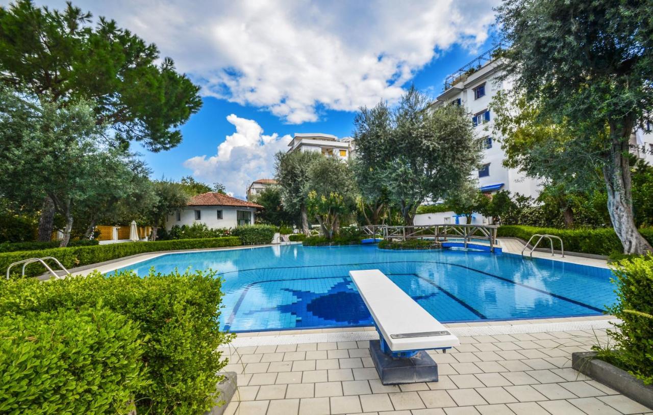 Pool&suites Sorrento