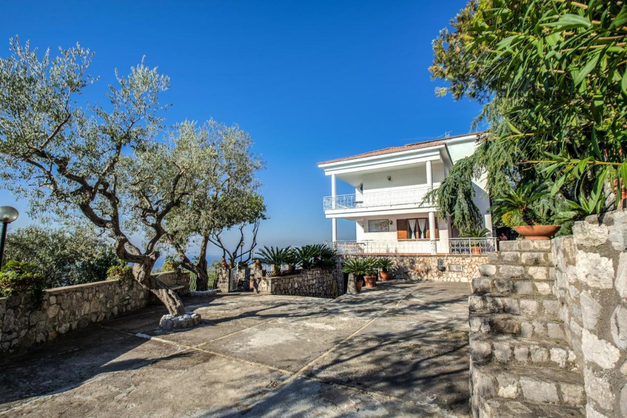Sara- Sea View Pool Villa Sorrento