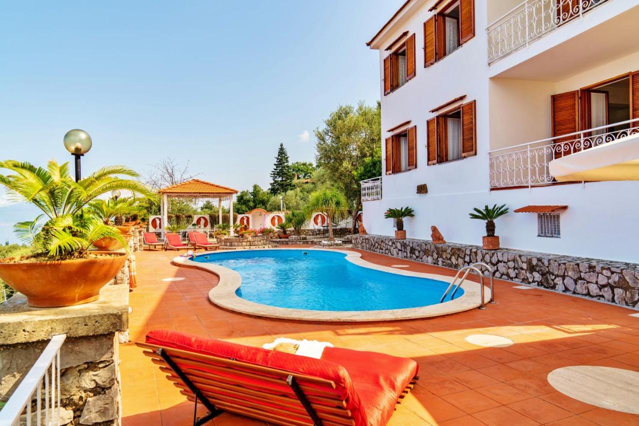 Sara- Sea View Pool