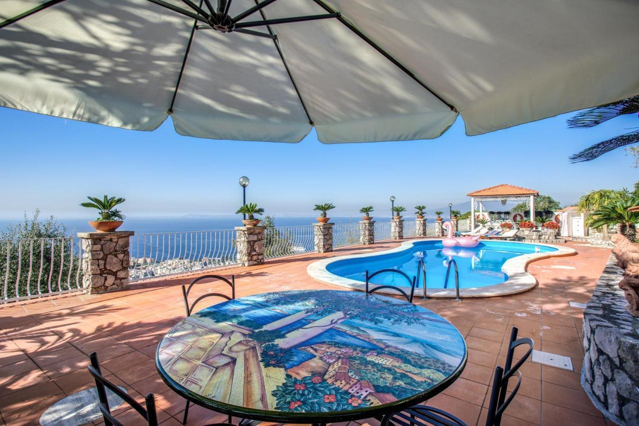 Sara- Sea View Pool Villa Sorrento
