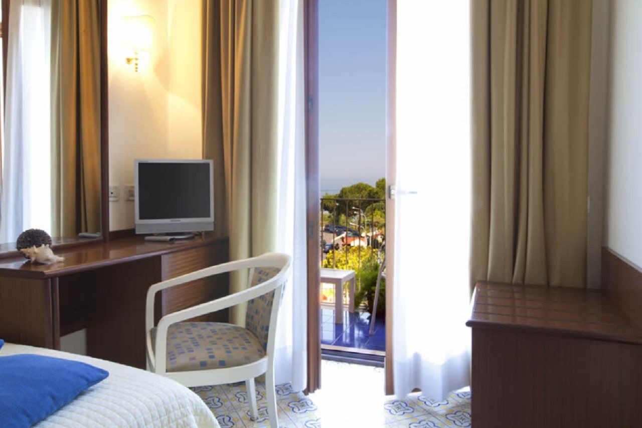 Tirrenia Hotel