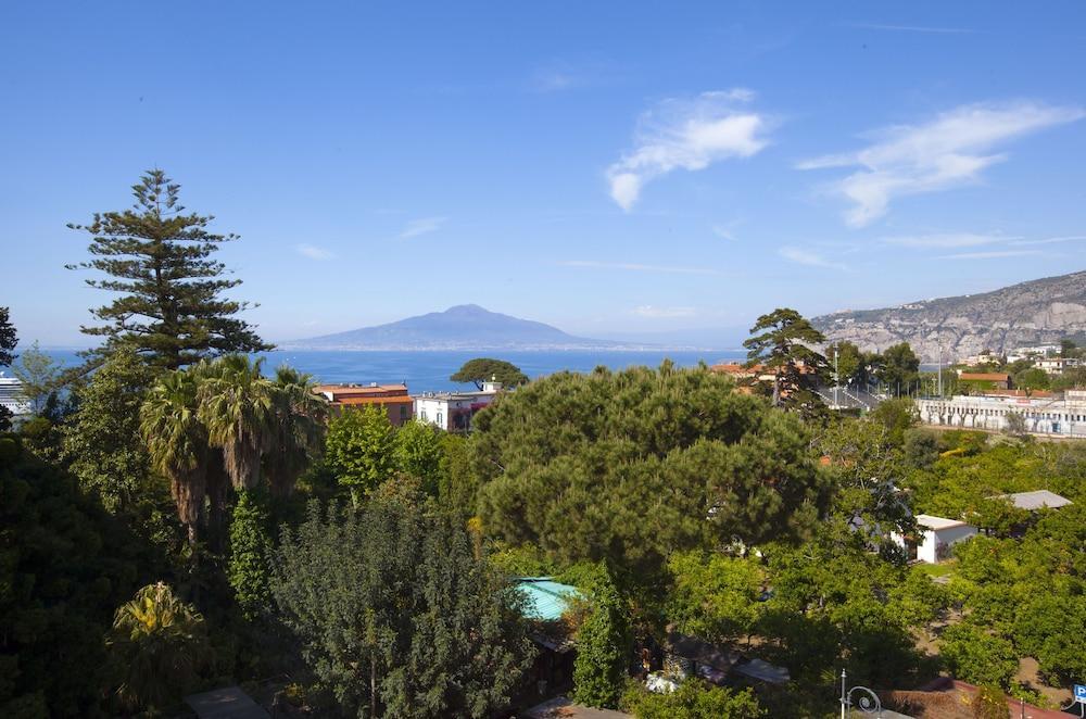 La Meridiana Hotel 3*