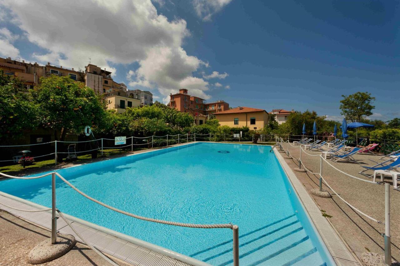 Hotel Girasole 3*