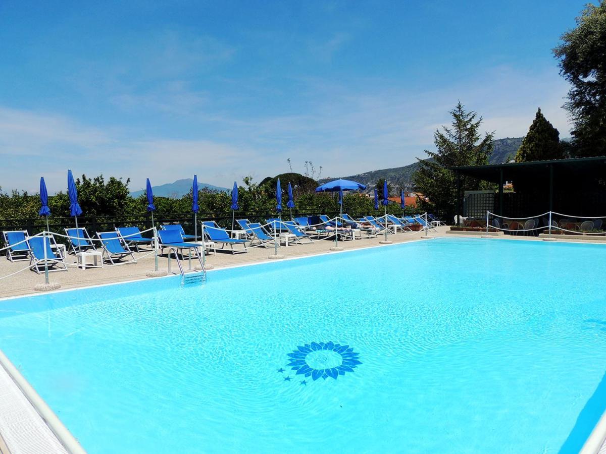 Hotel Girasole 3*