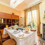 La Camelia Apartment