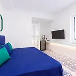 Blue Splendor Sorrento Apartment