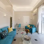 Yourhome - Royal Blue Suite