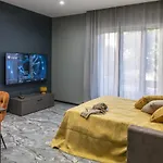 Gold Luxury Flat X4