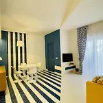 Maison B