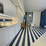 Maison B
