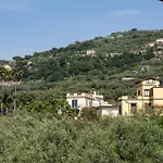 Nonno Angelo - 4 Bedrooms With Free Parking & Seaview Balcony