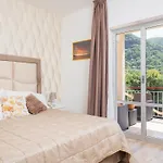 Nonno Angelo - 4 Bedrooms With Free Parking & Seaview Balcony