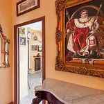 La Musica In The Heart Of Sorrento, 100 M From Station