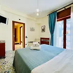 Yourhome - Domus Apartment