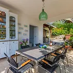 Villa Sorrento Flats