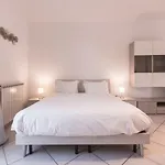 Cozy Sorrento Studio