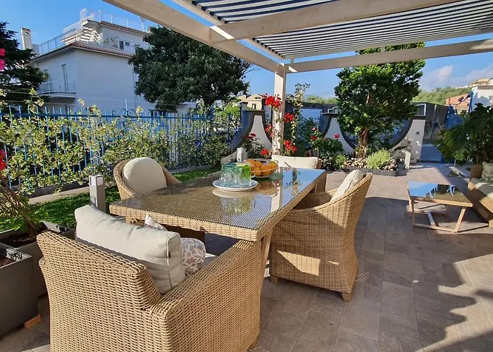 Sorrento Garden Room