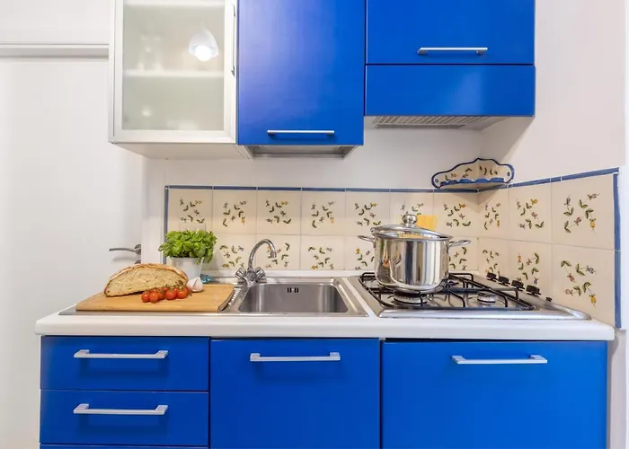 Brezza Marina-Authentic Sorrento Flat By The Beach