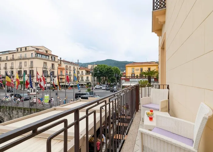 Sorrento - Posizione Unica Nella Piazza Principale