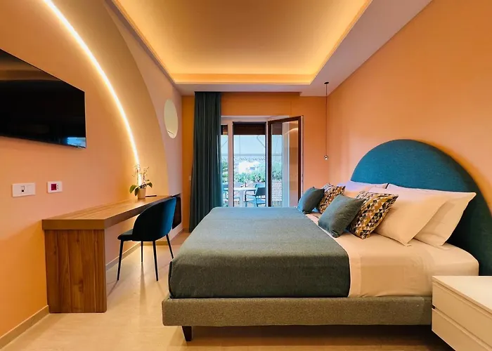Yourhome - Lucrezia Suites