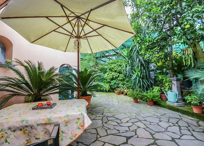 Luxurious Mansion In Sorrento With Garden