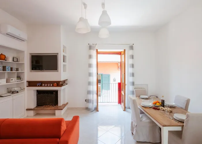 Sorrento Realty Holidays - The House In The Center