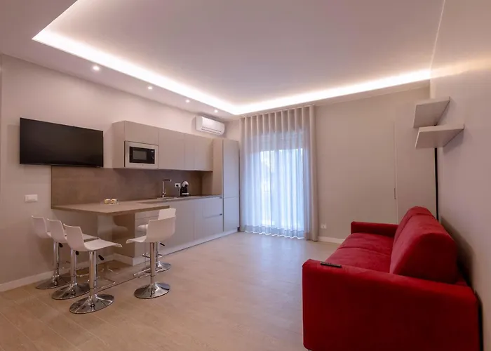 Crystal & Esmeralda Apartment Suites Sorrento