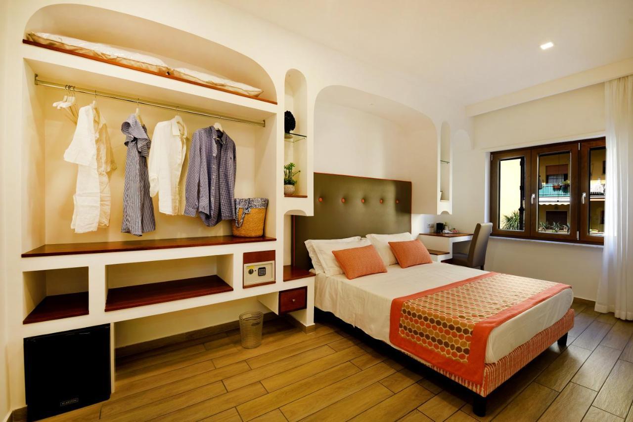 Sorrento Rooms 2*