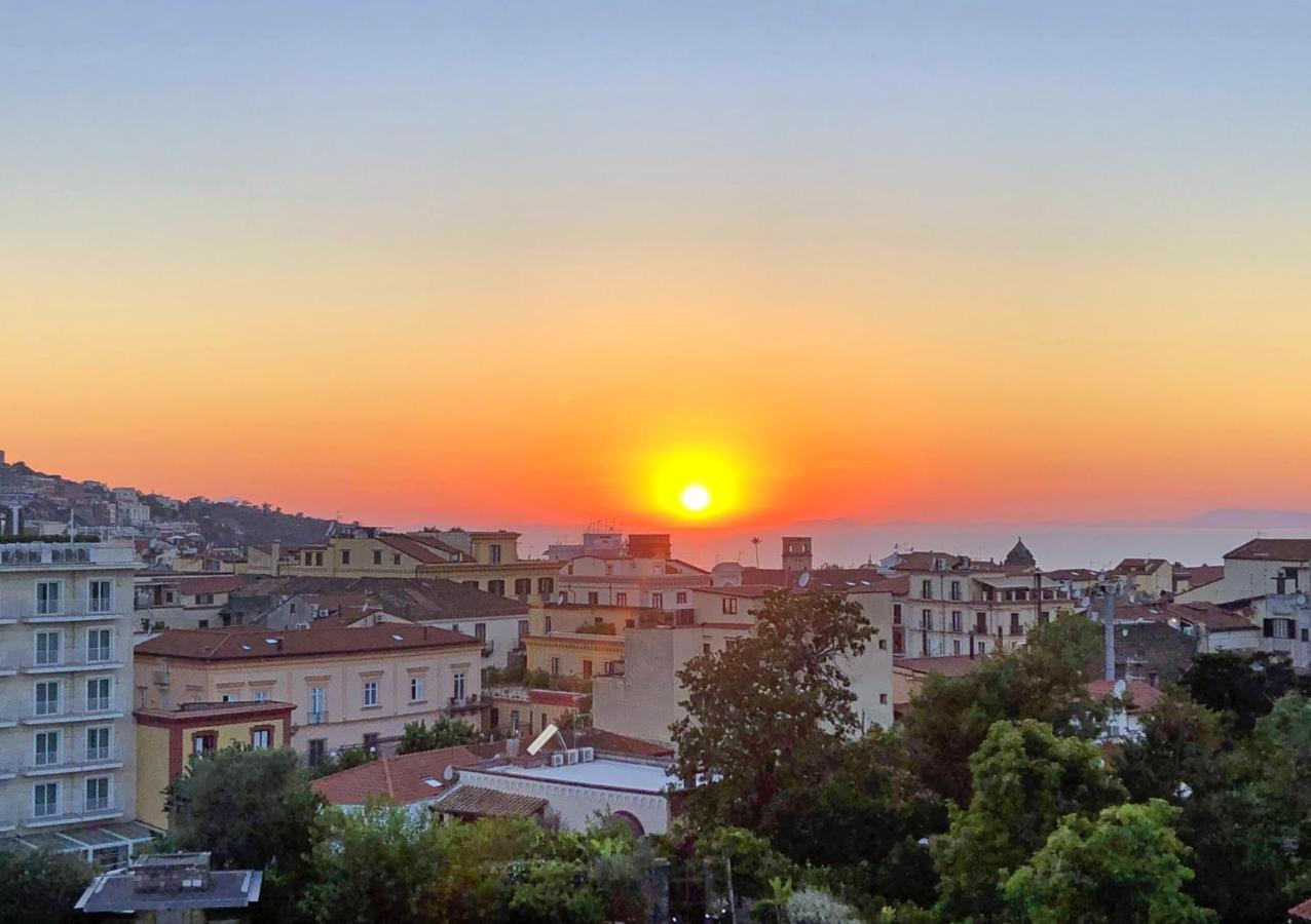 Sunset 2* Sorrento