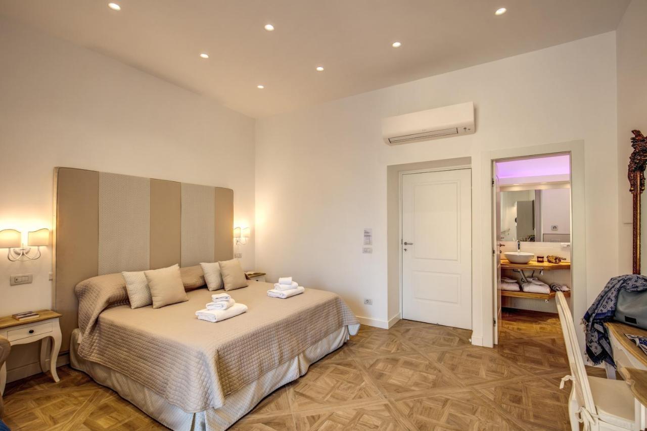 Bed & Breakfast Square