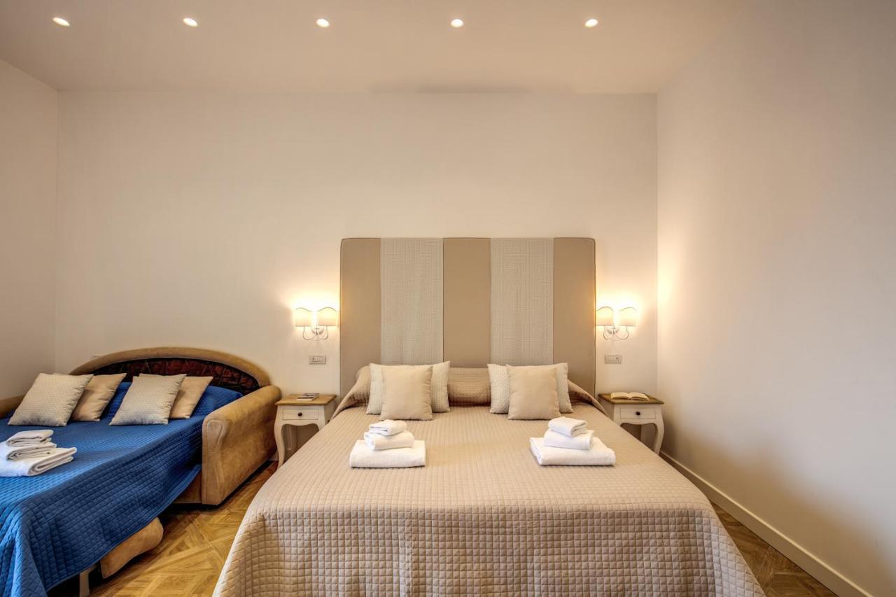 Square Bed & Breakfast