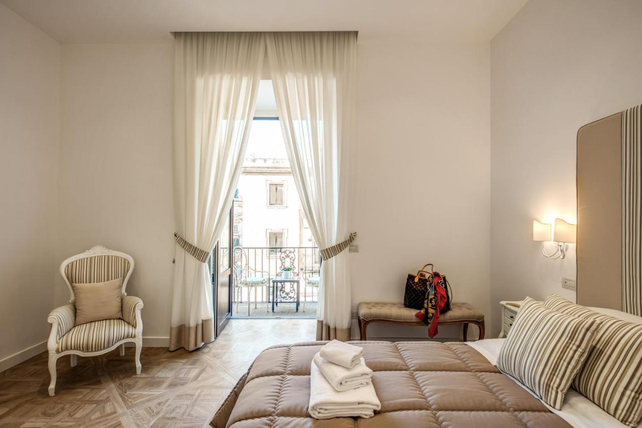 Bed & Breakfast Square