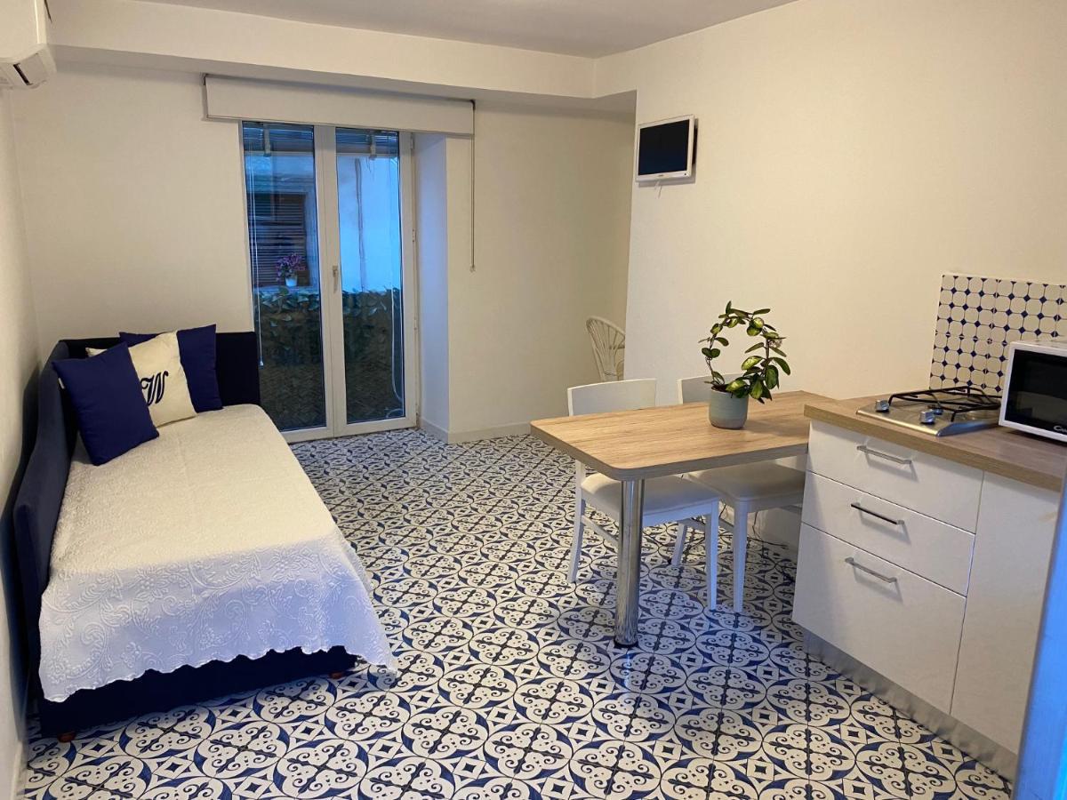 William Apartment