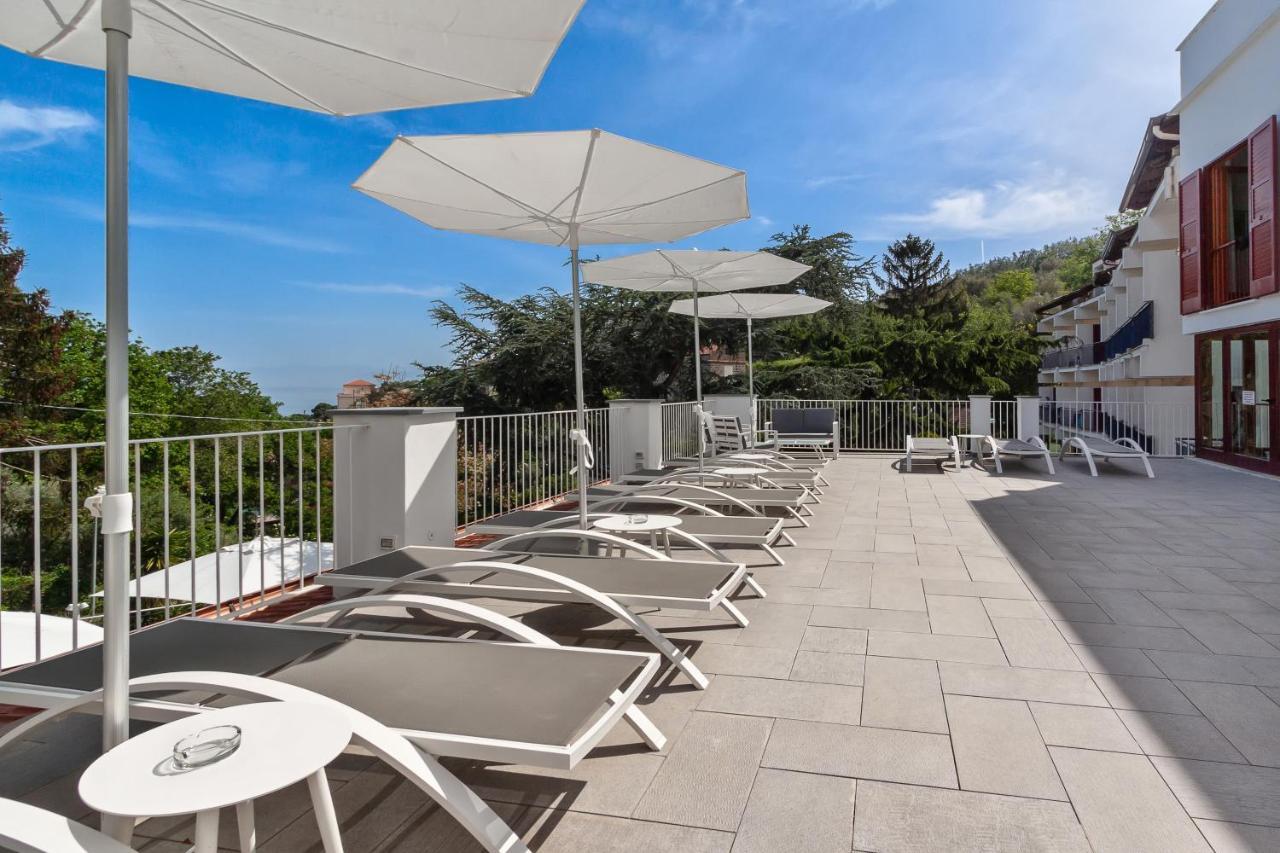 Metropole Hotel 3*