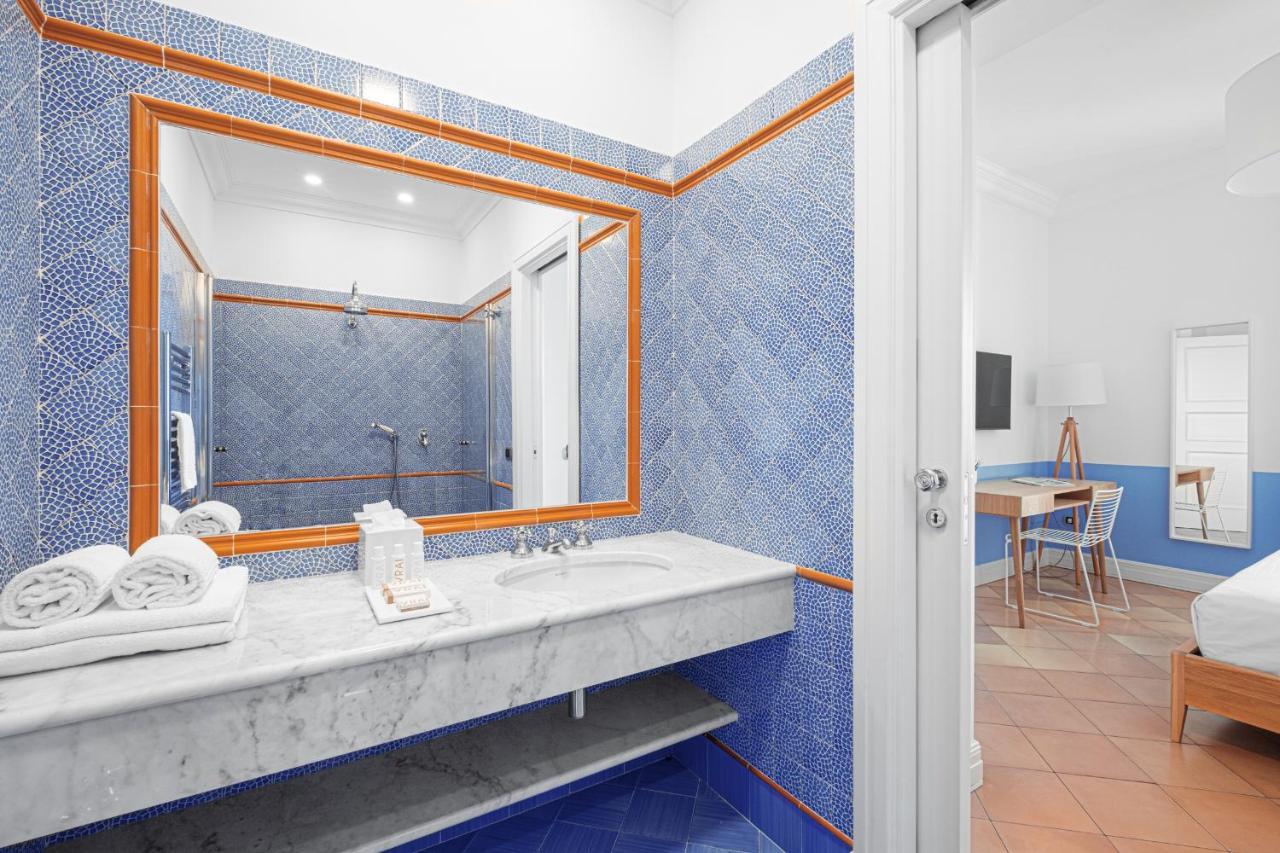 & Else Guest house *