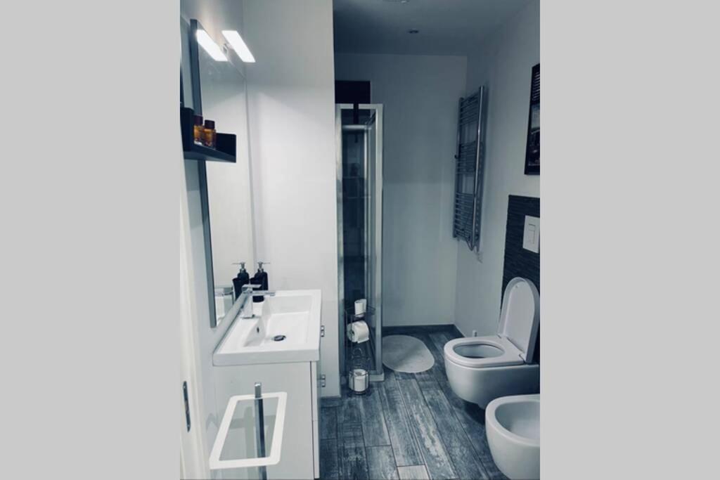 Very House Apartment *