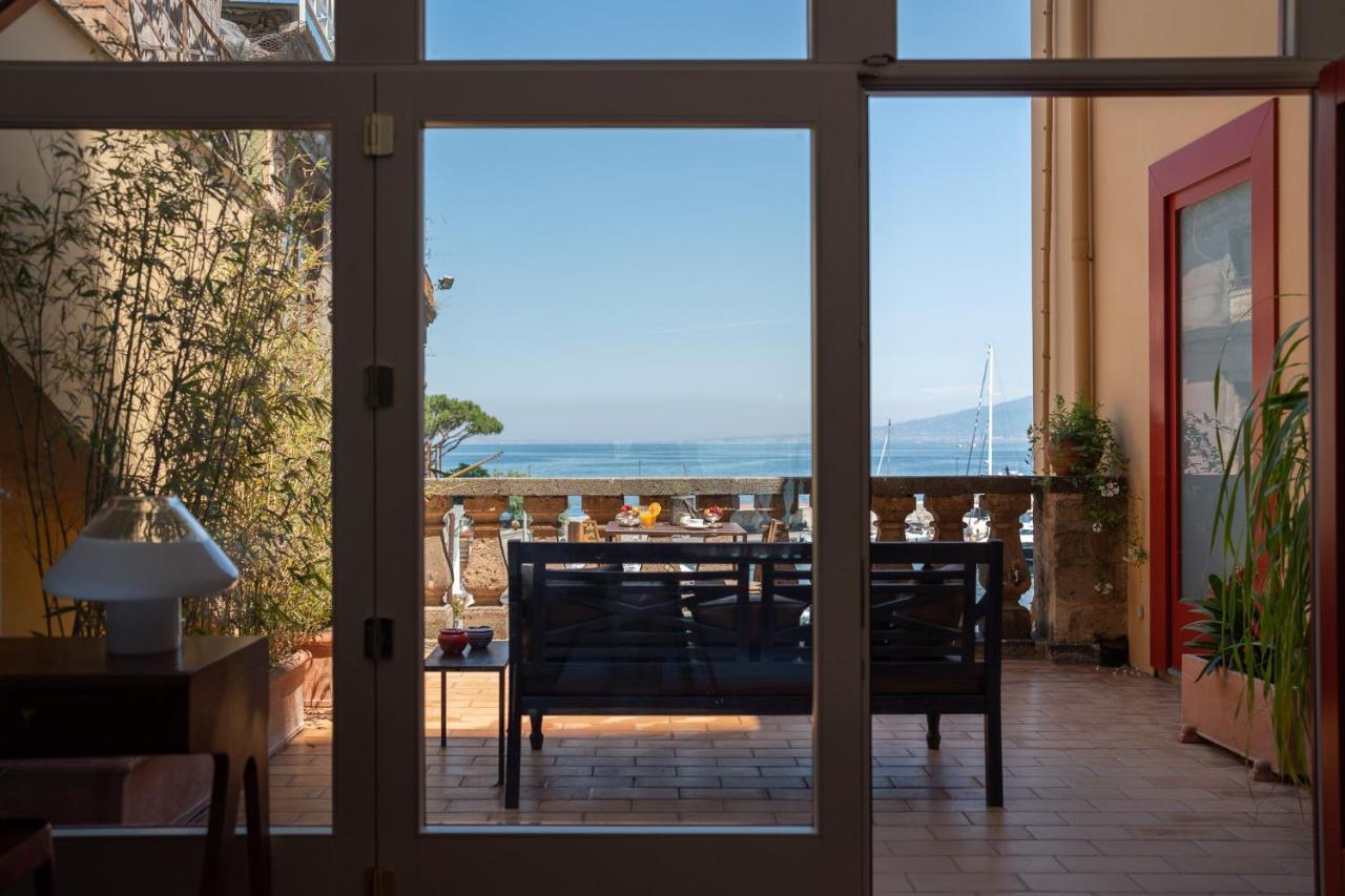 Marina Piccola 73 Bed & Breakfast 5*