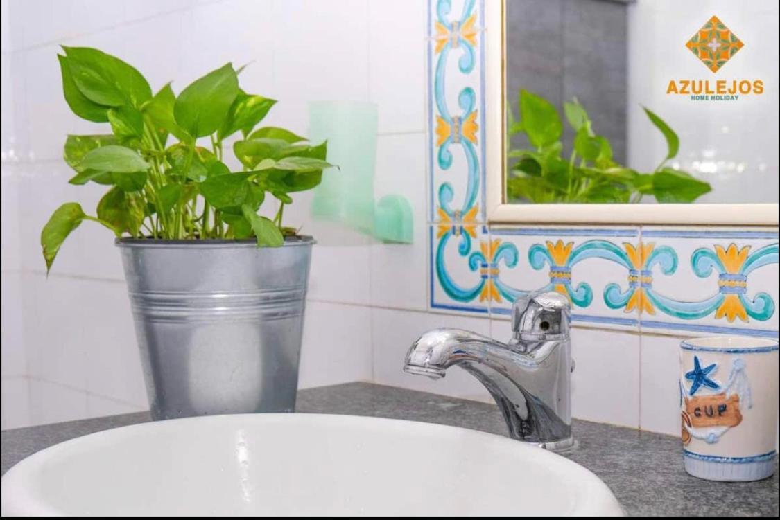 Azulejos Apartment *