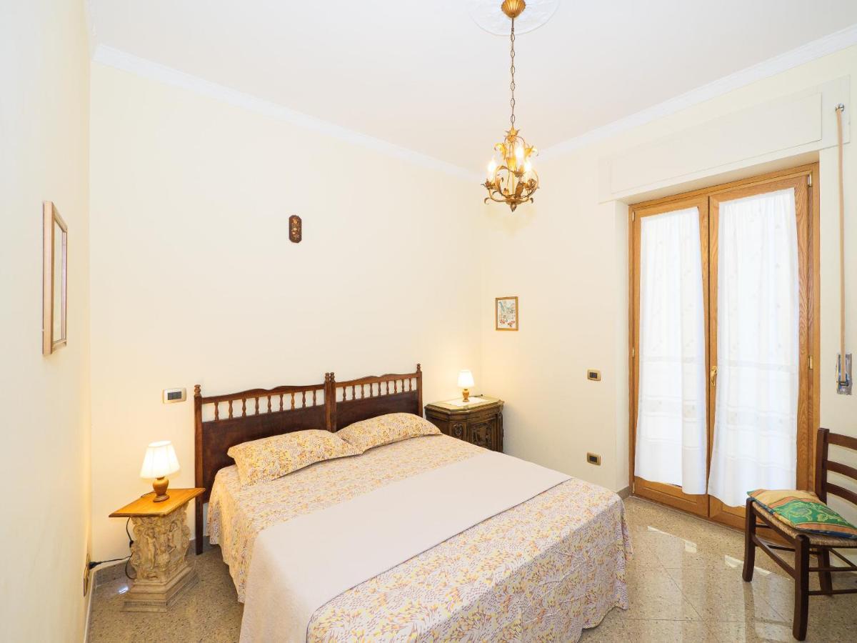 Aranci 67 - Centre And Vesuvius View Apartment Sorrento
