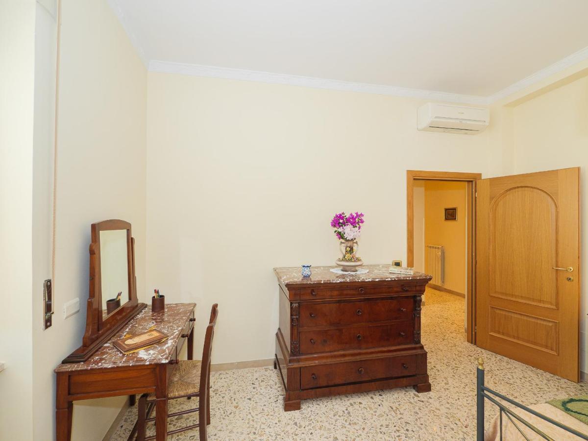 Aranci 67 - Centre And Vesuvius View Apartment Sorrento
