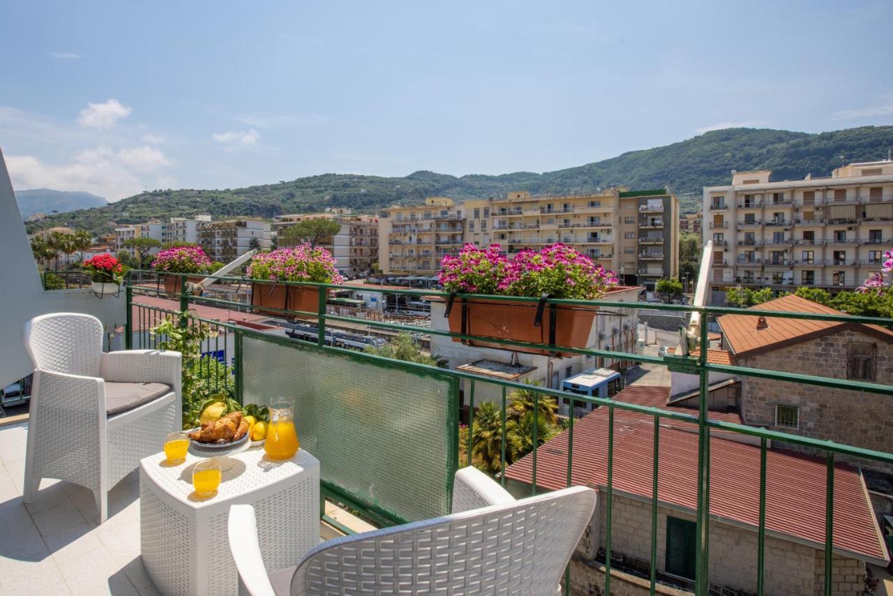 Sorrentovibes - In With Balcony And View