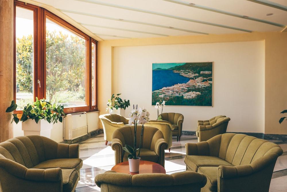 Hotel Grand Vesuvio 4*