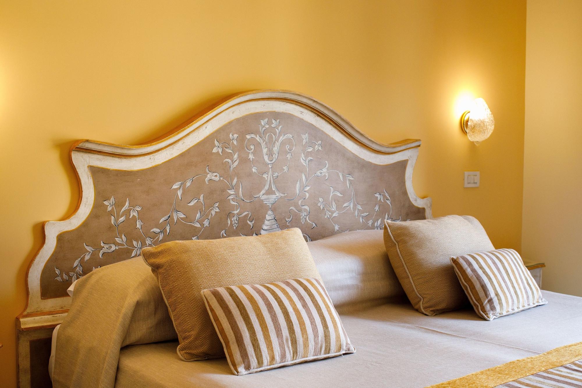 Zi' Teresa Hotel 4*