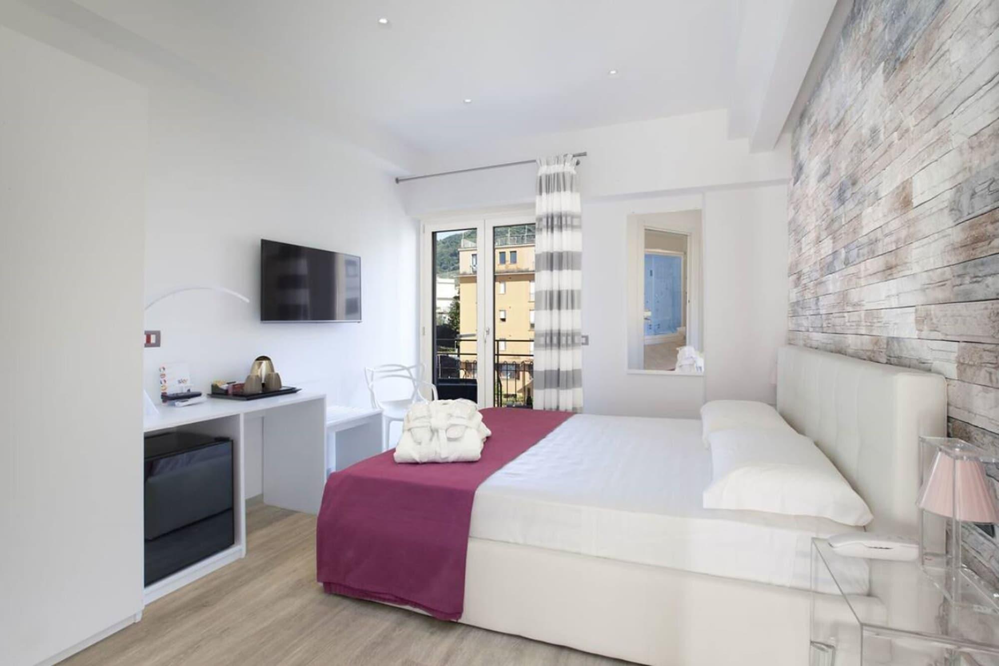 Vhome Bed & Breakfast 4*