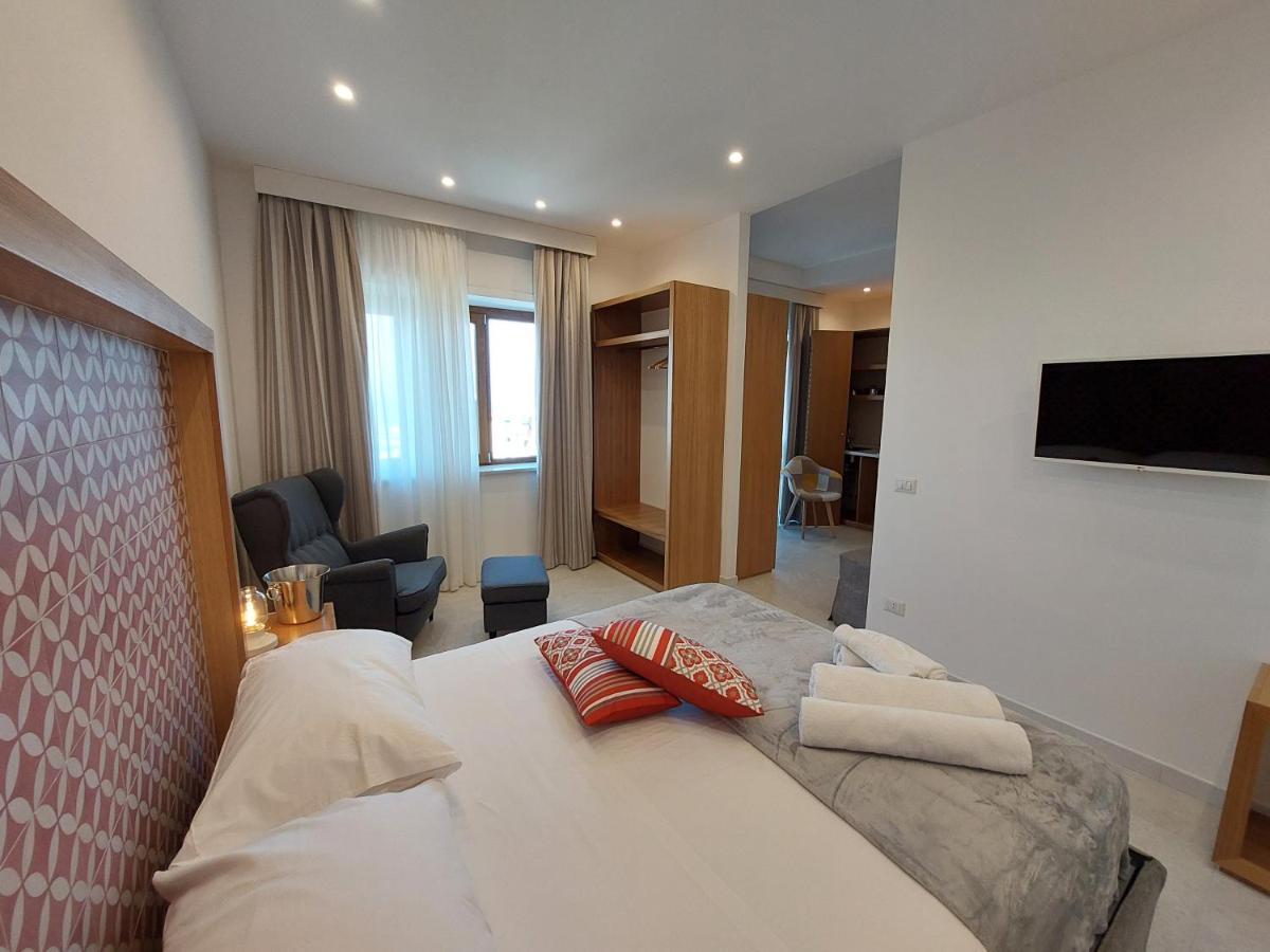 Mistral Luxury