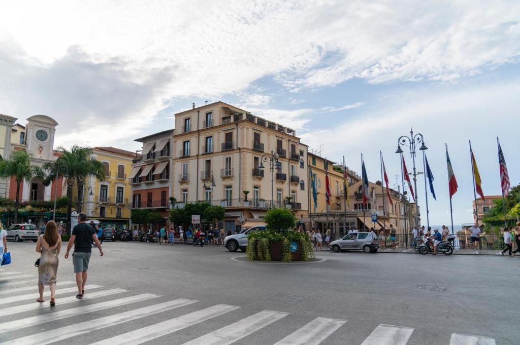 - Posizione Unica Nella Piazza Principale * Sorrento