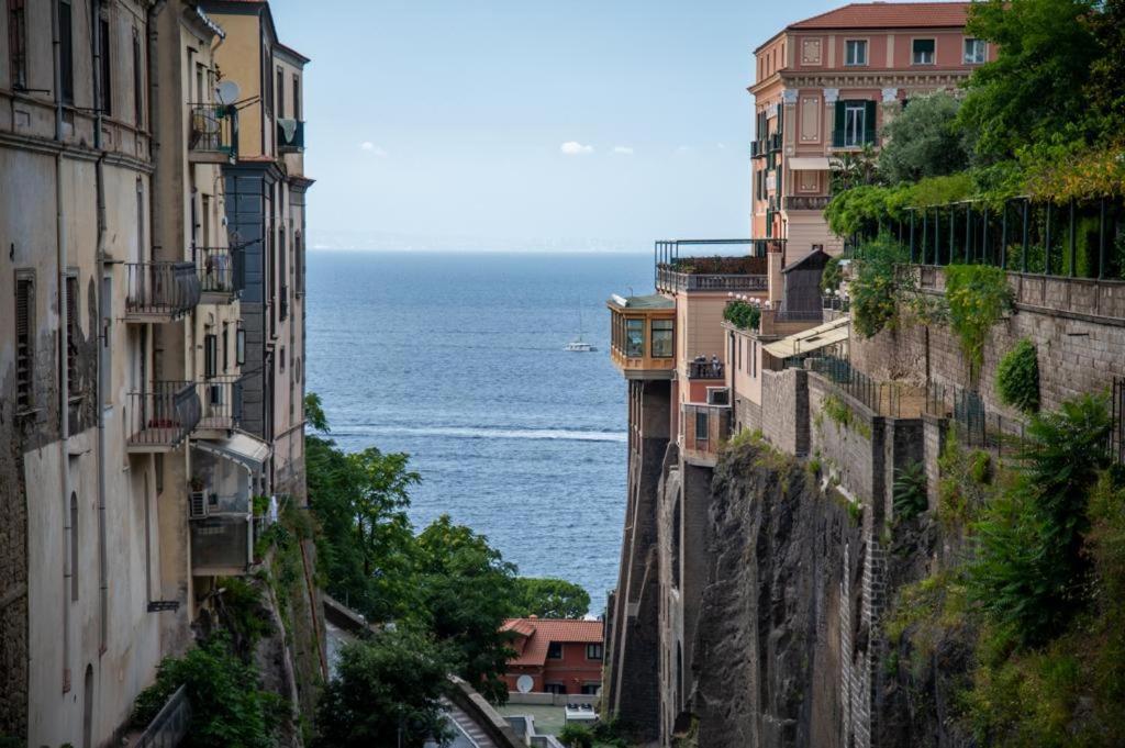 Apartment - Posizione Unica Nella Piazza Principale *