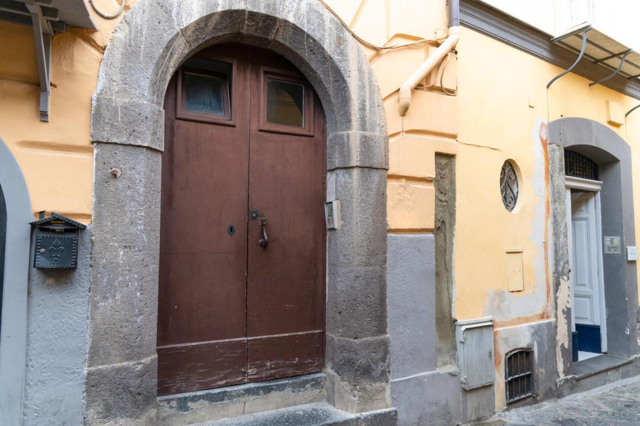 - Posizione Unica Nella Piazza Principale