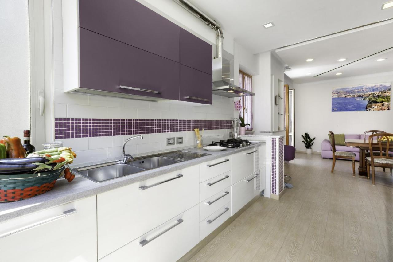 Amore - Rose House *