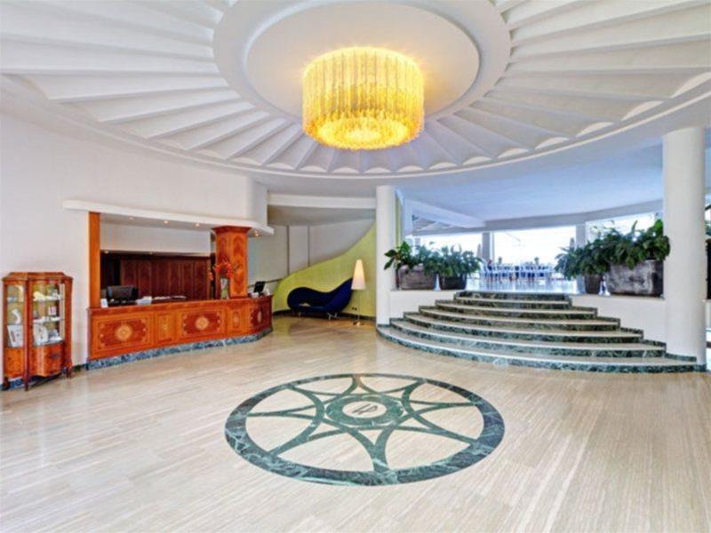 Hotel Grand President 4*